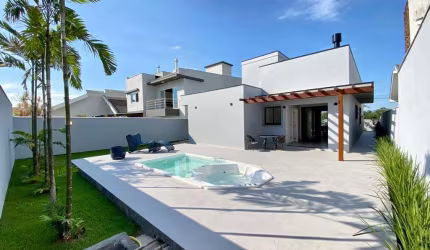 Casa com 3 quartos à venda na Rua Do Amor Perfeito, --, Pedra Branca, Palhoça por R$ 1.790.000