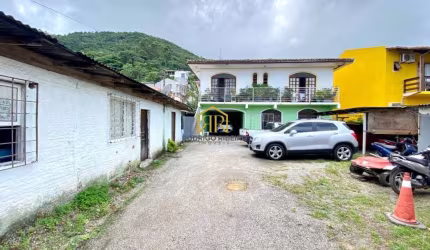 Terreno à venda na Avenida Governador Jorge Lacerda, --, Costeira do Pirajubaé, Florianópolis por R$ 1.499.000