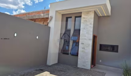 Casa para Venda em Londrina, Ao lado Condominios Taua Abussafi, 3 dormitórios, 1 suíte, 2 banheiros, 2 vagas