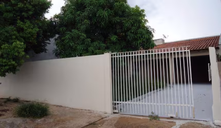 Casa para Venda em Londrina, Residencial Abussafe, 3 dormitórios, 1 suíte, 2 banheiros
