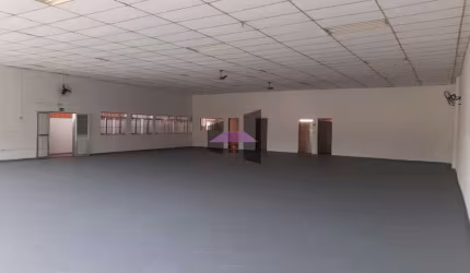 Sala comercial para alugar na Avenida Mutinga, Jardim Santo Elias, São Paulo por R$ 7.500