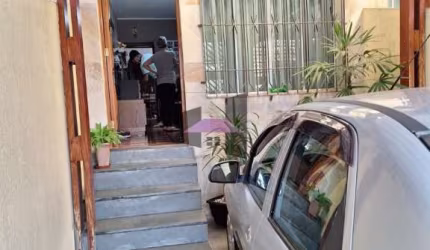 Casa com 4 quartos à venda na Avenida Maria José Vasconcelos Mankel, Vila Clarice, São Paulo por R$ 810.000