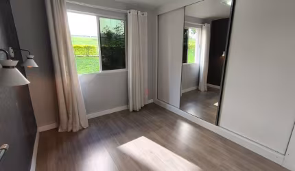 Apartamento à venda no Campo Comprido, Curitiba-PR: 3 quartos, 1 sala, 1 banheiro, vaga de garagem. Agende já uma visita!