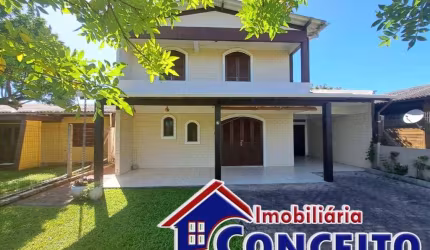 C845 - Excelente residência a 450 metros do mar no balneário Mariluz