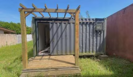 C65 - Residência em container composta de 02 dormitórios com anexo