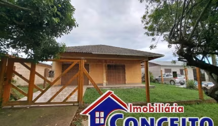 C396 - Excelente imóvel com piscina localizado no Balneário Presidente