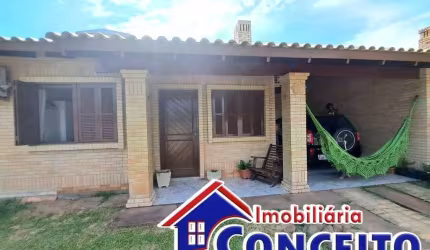 C72 - Linda residência com piscina localizada em região de moradores