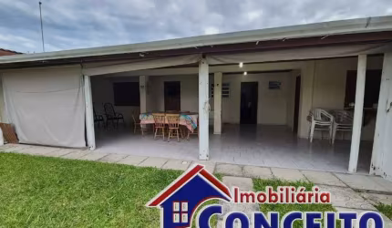 C138 - Imóvel composto de 03 dormitórios localizado em região de moradores