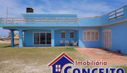 C224 - Excelente residência na praia beira mar de Mariluz