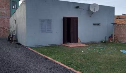 C529 - Imóvel com 02 casas em localização de moradores