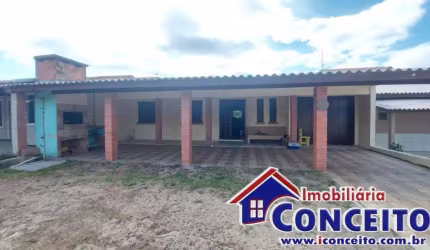C299 - Excelente residência de alvenaria localizada no balneário Harmonia