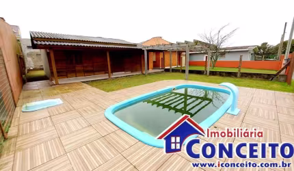 C153 - Excelente residência a 150 metros do mar localizada em Mariluz