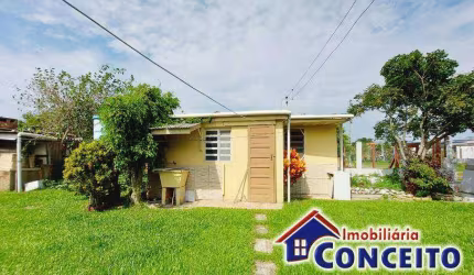 C139 - Ótima residência composta de 02 terrenos