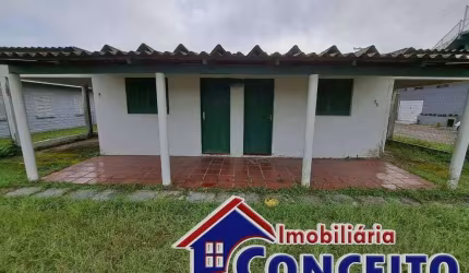 C143 - Ótima residência em excelente localização na Avenida Paraguassú