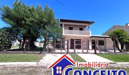 C211 - Belíssimo imóvel de esquina composto de 05 dormitórios em Mariluz