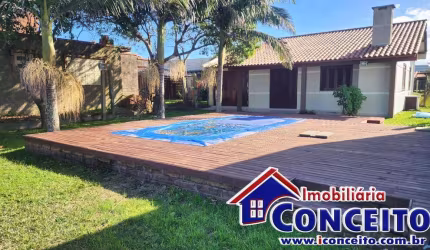 C382 - Excelente residência localizada em Marisul a 250 metros do mar