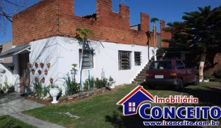 C27 - Residência localizada em região de moradores no balneário Presidente