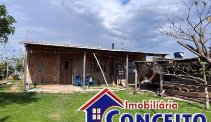 C226 - Residência com 3 dormitórios localizada no balneário Albatroz