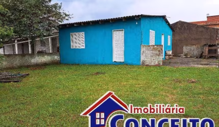 C247 - Residência em ótima localização no balneário Mariluz Norte