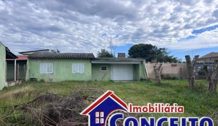 C587 - Residência localizada a 400 metros do mar no balneário Ipiranga