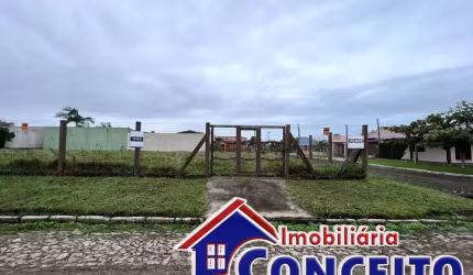T274 - Excelente lote medindo 517m² a 300 metros do mar