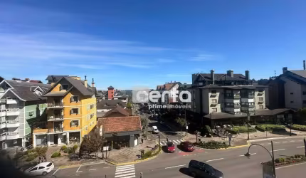 Apartamento Duplex na Av. Borges de Medeiros