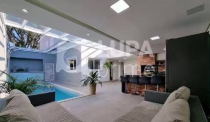SOBRADO COM 3 QUARTOS/SUITES, PISCINA, CHURRASQUEIRA, 5 VAGAS, PARA VENDA, TREMEMBÉ, SÃO PAULO