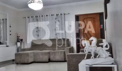 SOBRADO COM 3 QUARTOS PARA VENDA, CHURRASQUEIRA E SALÃO DE FESTAS  VILA SABRINA