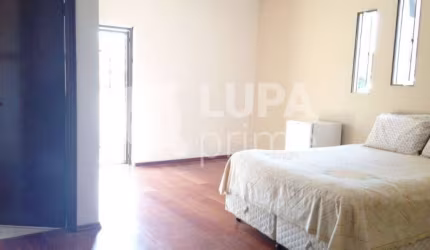 Casa à venda com 500 m2  4 quartos (2 suítes) e 8 vagas de garagem a venda na Vila Maria Alta