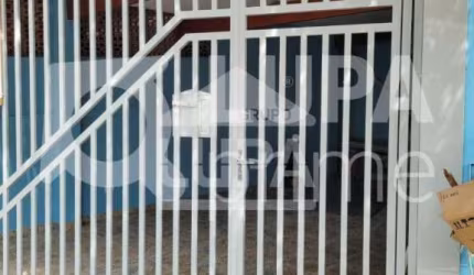 Casa térrea com 3 dormitórios à venda na Vila Nivi!