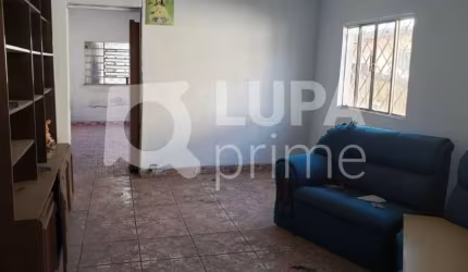Casa Térrea com 2 dormitórios á venda na Vila Constança