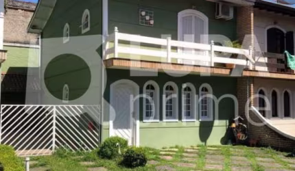 Sobrado com 3 dormitórios à venda no jardim das Pedras