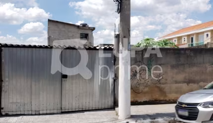 Terreno com 150 metros à venda na Vila Nivi!
