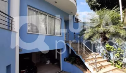 Casa com 4 dormitórios (suítes) e 6 vagas em Santana