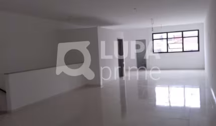 Prédio Comercial 4 pavimentos 649m² para locação em Santana