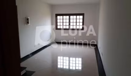 Casa térrea à venda na Vila Medeiros!