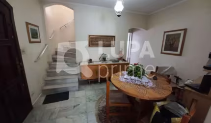 Sobrado com 3 dormitórios de 142m² à venda na Vila Irmãos Arnoni