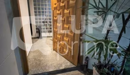 Sobrado com 4 suítes à venda na Vila Aurora!
