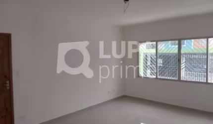 Casa térrea com 3 dormitórios  sendo 1 suíte à venda na Vila Mazzei