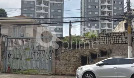 Terreno com 520 metros à venda na Vila Aurora!