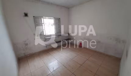 Terreno com 3 casas no quintal á venda no Parque Mandaqui