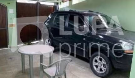 Sobrado com 3 dormitórios sendo 1 suíte á venda em Santana
