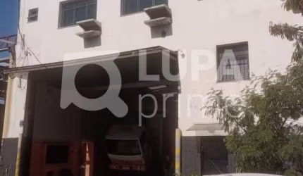 Galpão com 644m² de área construída para locação no Parque Novo Mundo