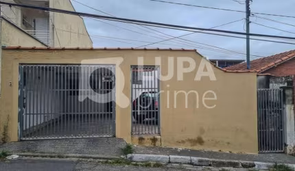 Casa térrea com 3 dormitórios sendo 1 suíte á venda no Tucuruvi