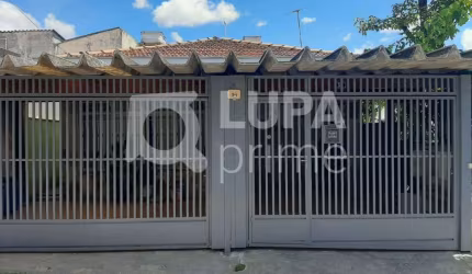Casa térrea com 2 dormitórios à venda na Vila Gustavo!
