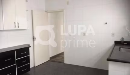 SOBRADO COM 3 QUARTOS E 2 VAGAS DE GARAGEM A VENDA NO TUCURUVI