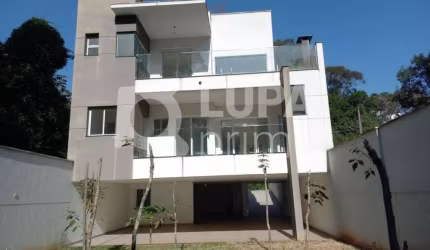 Casa de alto padrão com 3 dormitórios e 5 banheiros à venda - Jardim Floresta