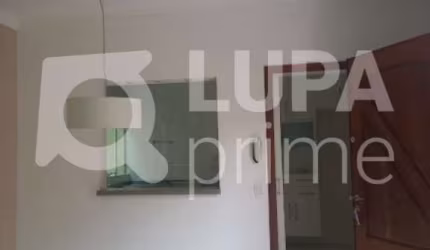Casa De Condomínio com 3 dormitórios sendo 1 suíte em Cambuci
