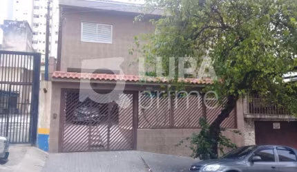 Sobrado com 4 dormitórios à venda