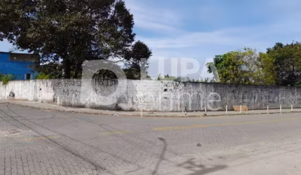 Terreno de 1.100 m² à venda, em Guarulhos